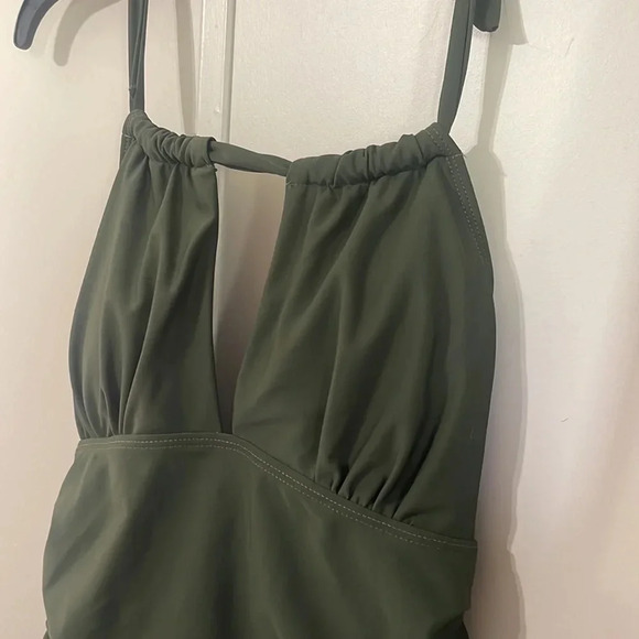 CUPSHE KEYHOLE Halter Top Olive Green One Piece Swimsuit - Picture 4 of 6